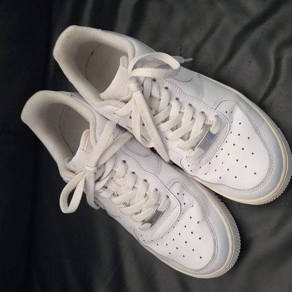 Nike Unisex Sz 8.5 USNike  Air Force 1 Low Risw White DD8959-100 Sneakers - Picture 2 of 8